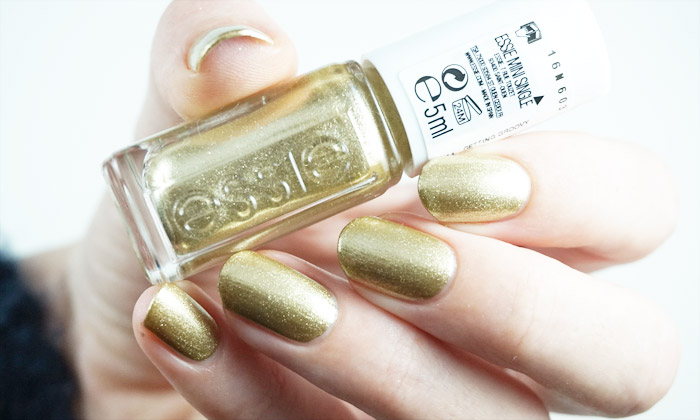 swatch of essie getting groovy