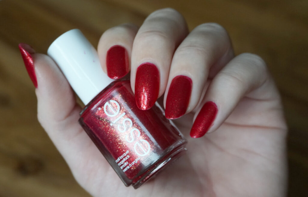Essie in a gingersnap (Winter 2020)